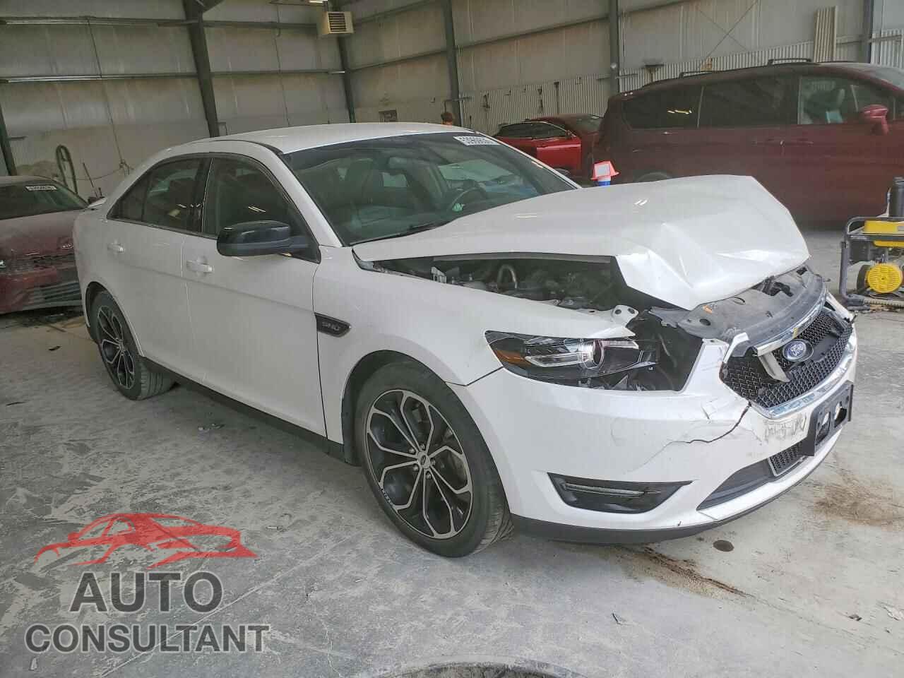 FORD TAURUS 2018 - 1FAHP2KT0JG118064