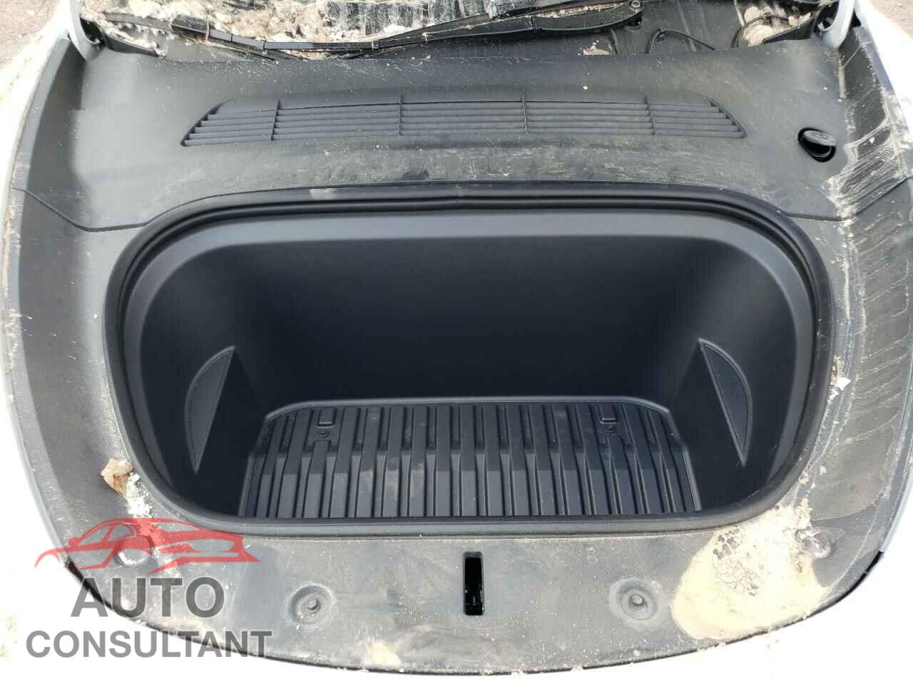 TESLA MODEL Y 2023 - 7SAYGDEE8PA060095