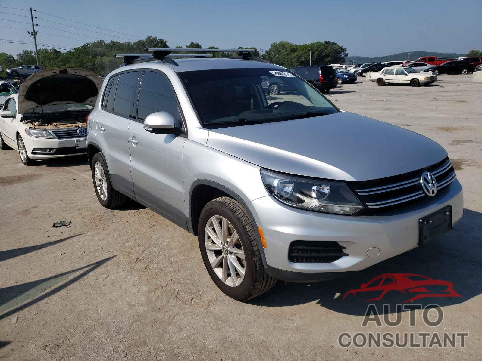 VOLKSWAGEN TIGUAN 2017 - WVGBV7AX6HK054509