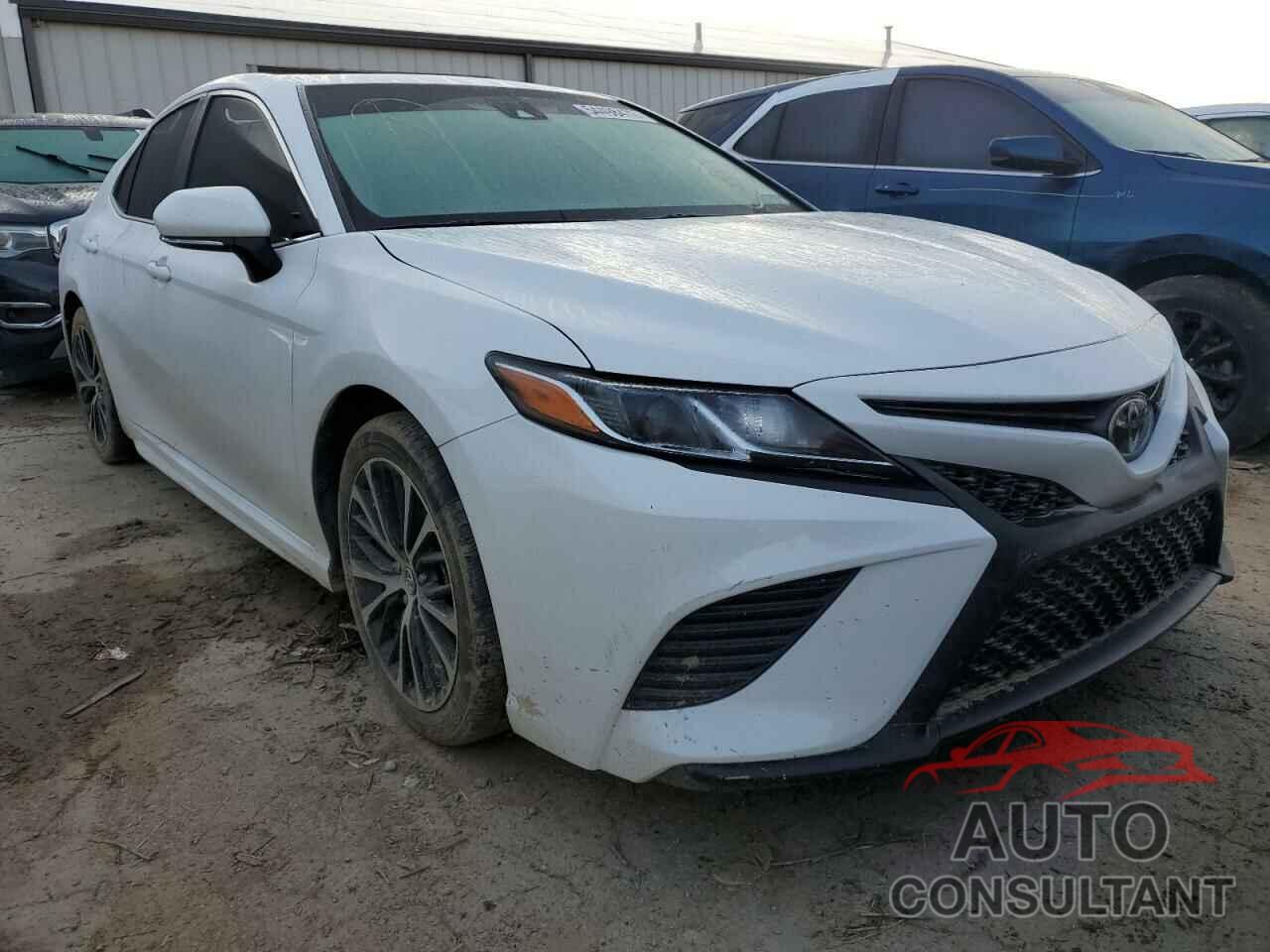 TOYOTA CAMRY 2018 - 4T1B11HK4JU544654
