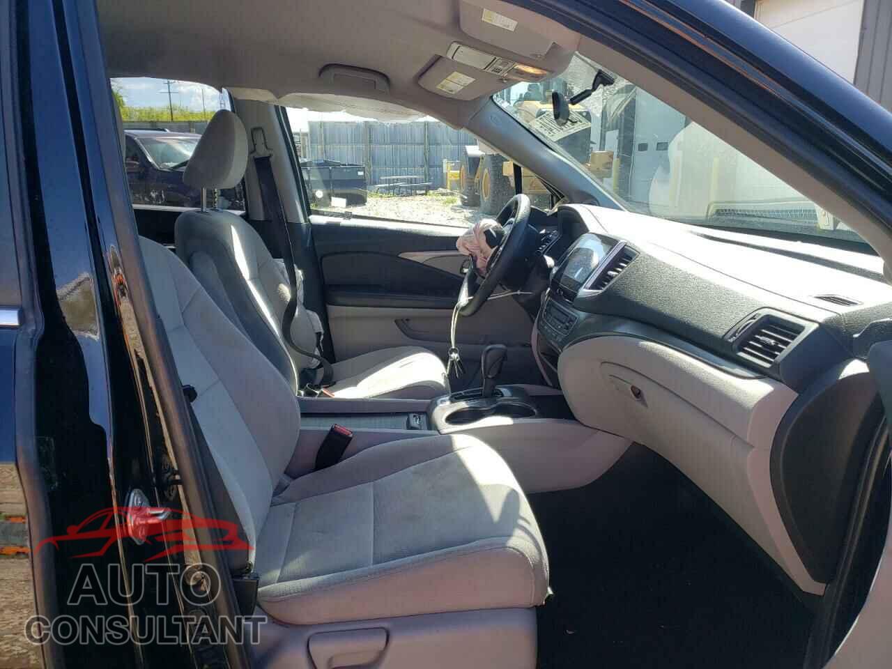 HONDA PILOT 2017 - 5FNYF6H30HB039851