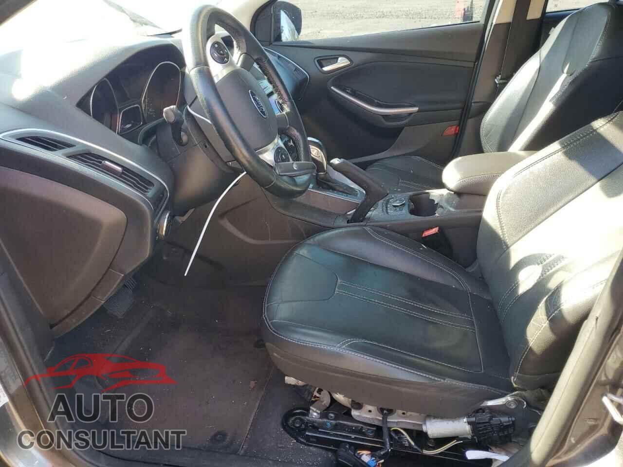 FORD FOCUS 2014 - 1FADP3N25EL255280