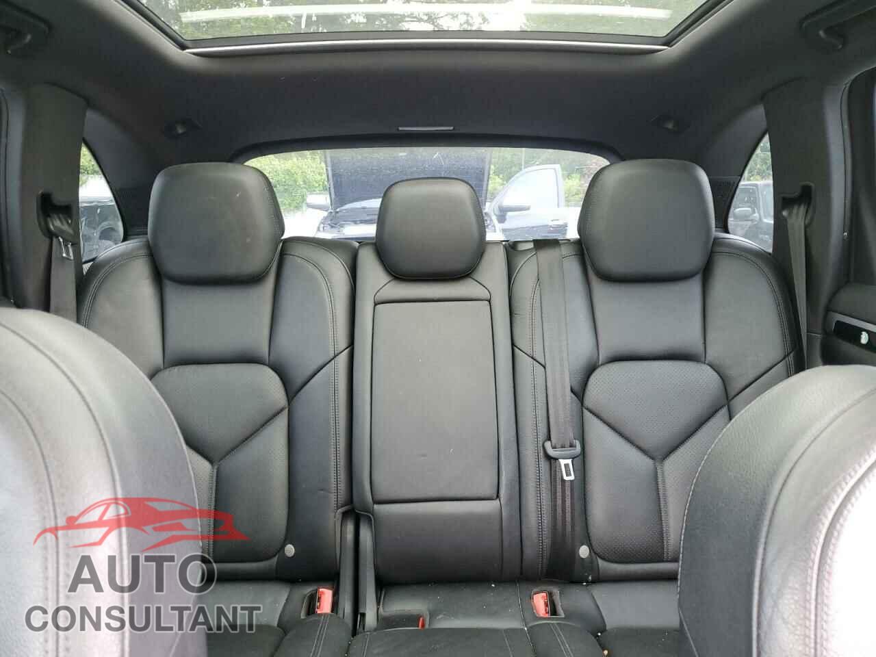 PORSCHE CAYENNE 2016 - WP1AA2A22GLA03583