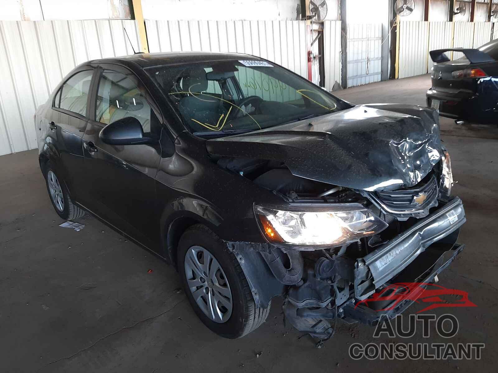 CHEVROLET SONIC 2018 - 1G1JB5SH1J4114476