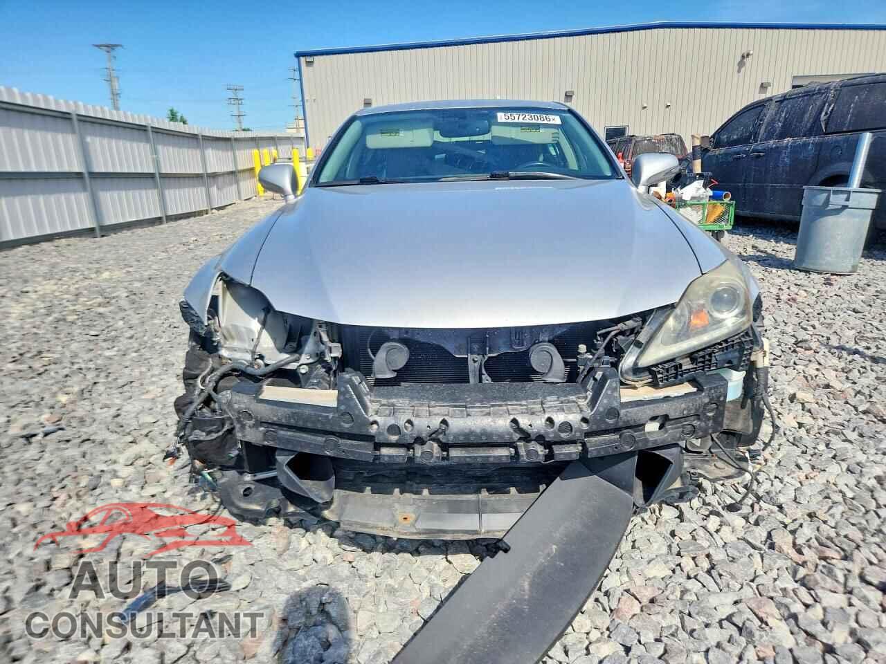 LEXUS IS 2011 - JTHCF5C26B5050427