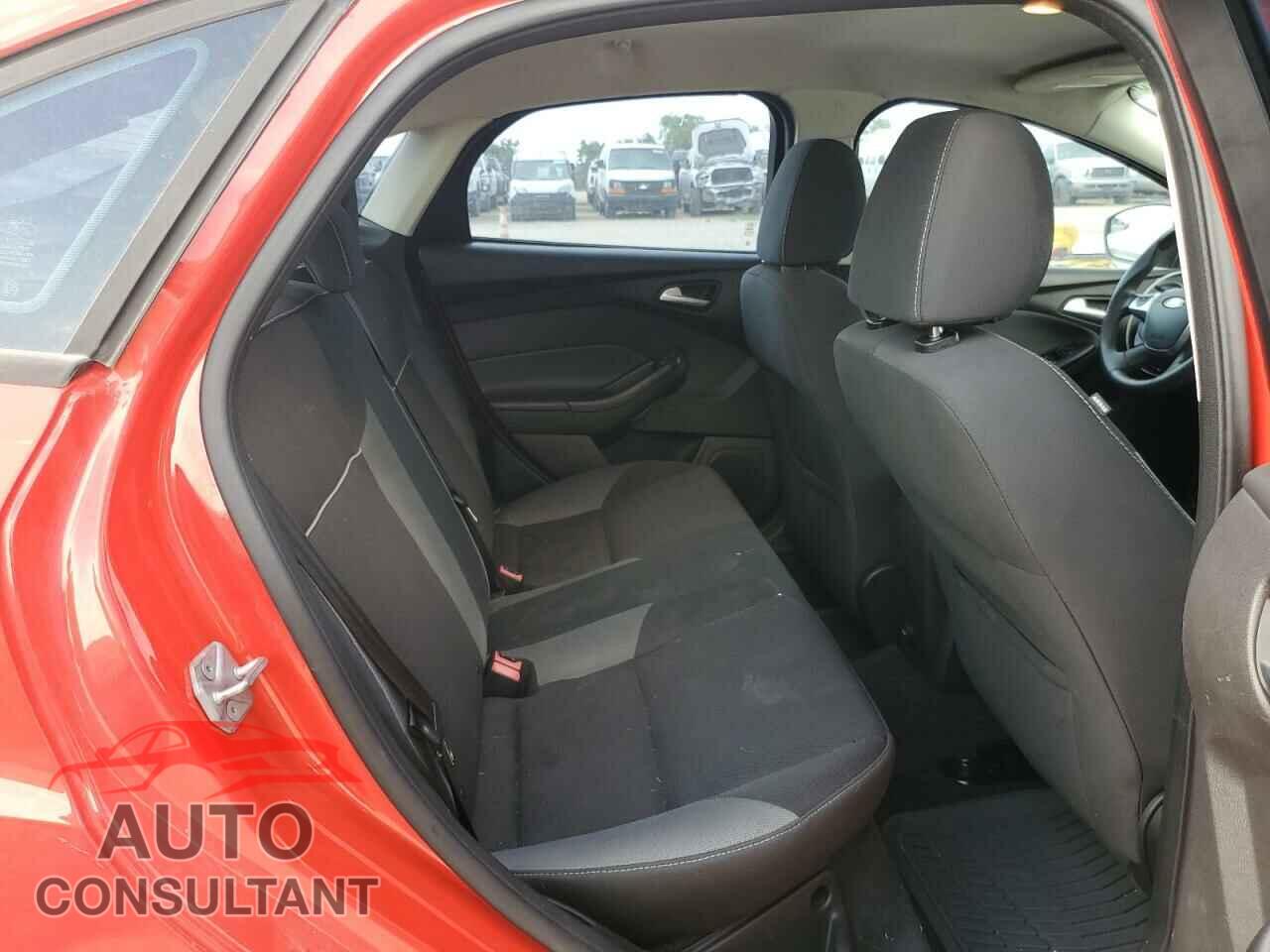 FORD FOCUS 2014 - 1FADP3F28EL117523