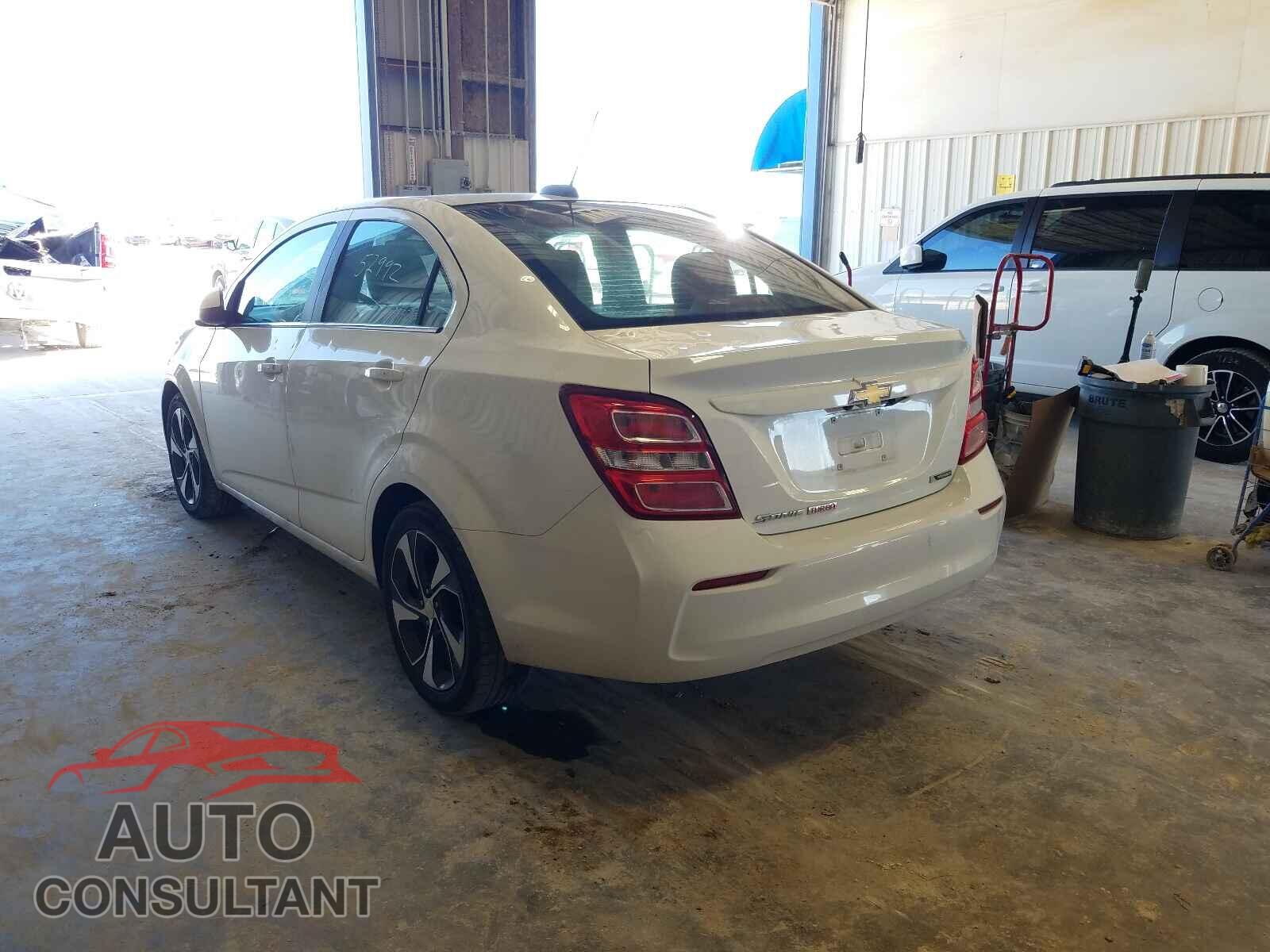 CHEVROLET SONIC 2017 - 1G1JF5SB6H4134152