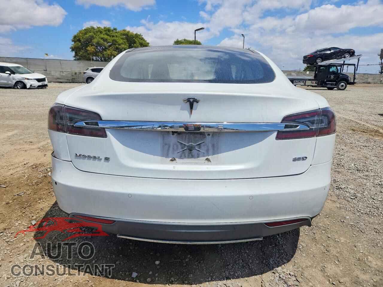 TESLA MODEL S 2015 - 5YJSA1E28FF118930