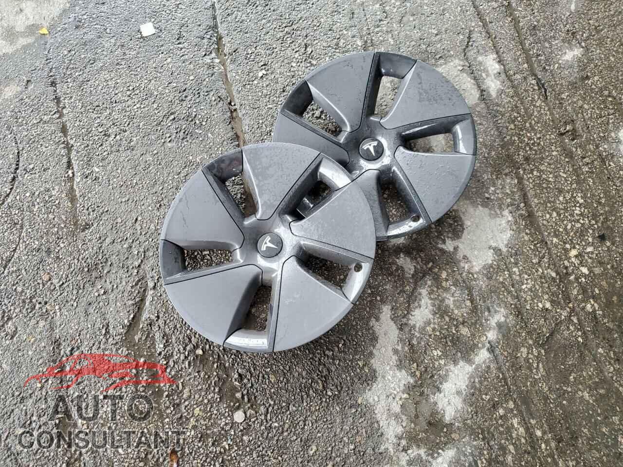 TESLA MODEL 3 2021 - 5YJ3E1EA8MF851511