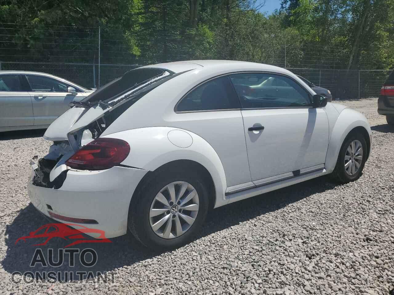 VOLKSWAGEN BEETLE 2017 - 3VWF17AT9HM622496