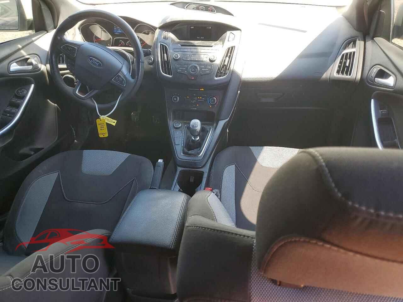 FORD FOCUS 2017 - 1FADP3L93HL292946