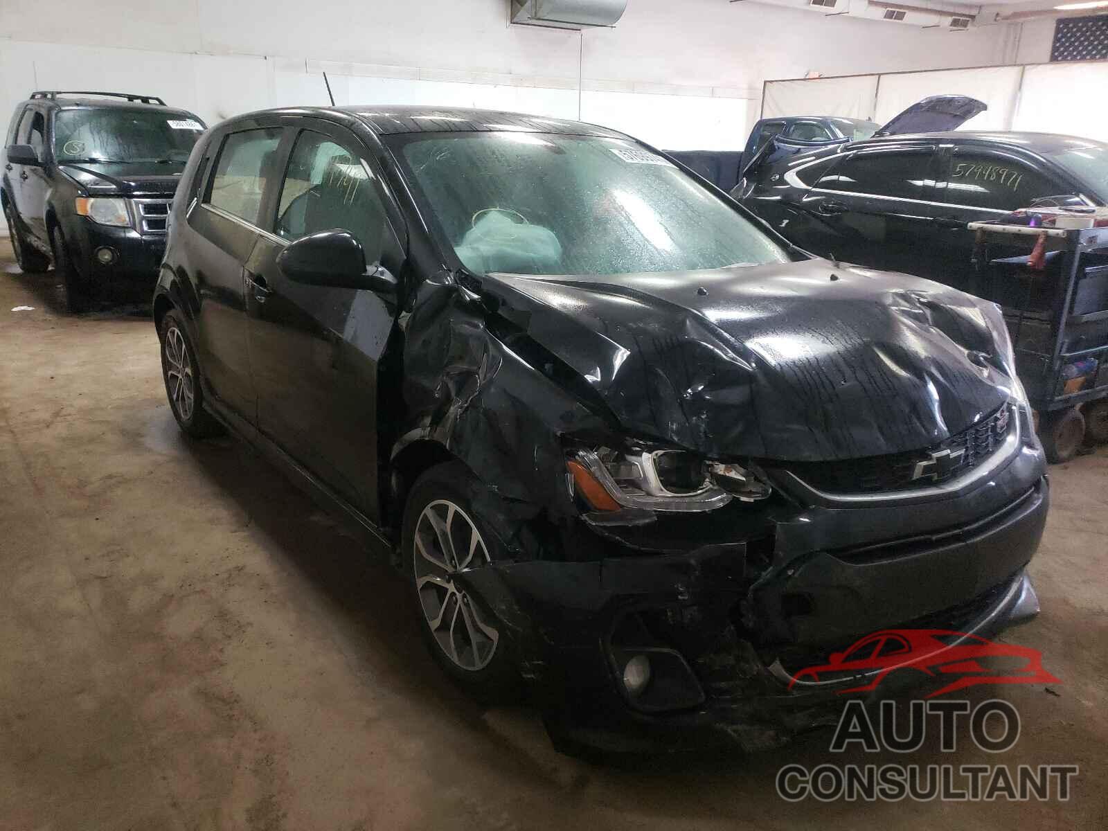 CHEVROLET SONIC 2019 - 1G1JD6SB4K4107681