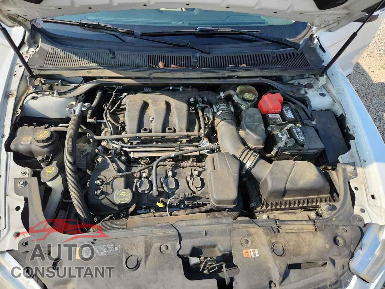 FORD TAURUS 2017 - 1FAHP2E83HG111630