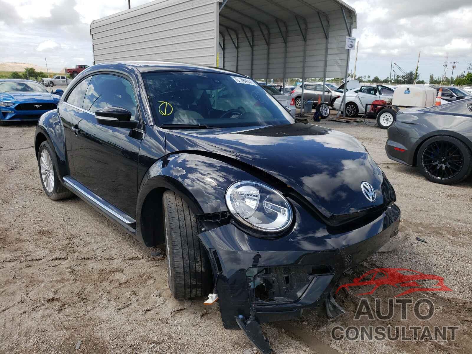 VOLKSWAGEN BEETLE 2019 - 3VWFD7AT2KM700437