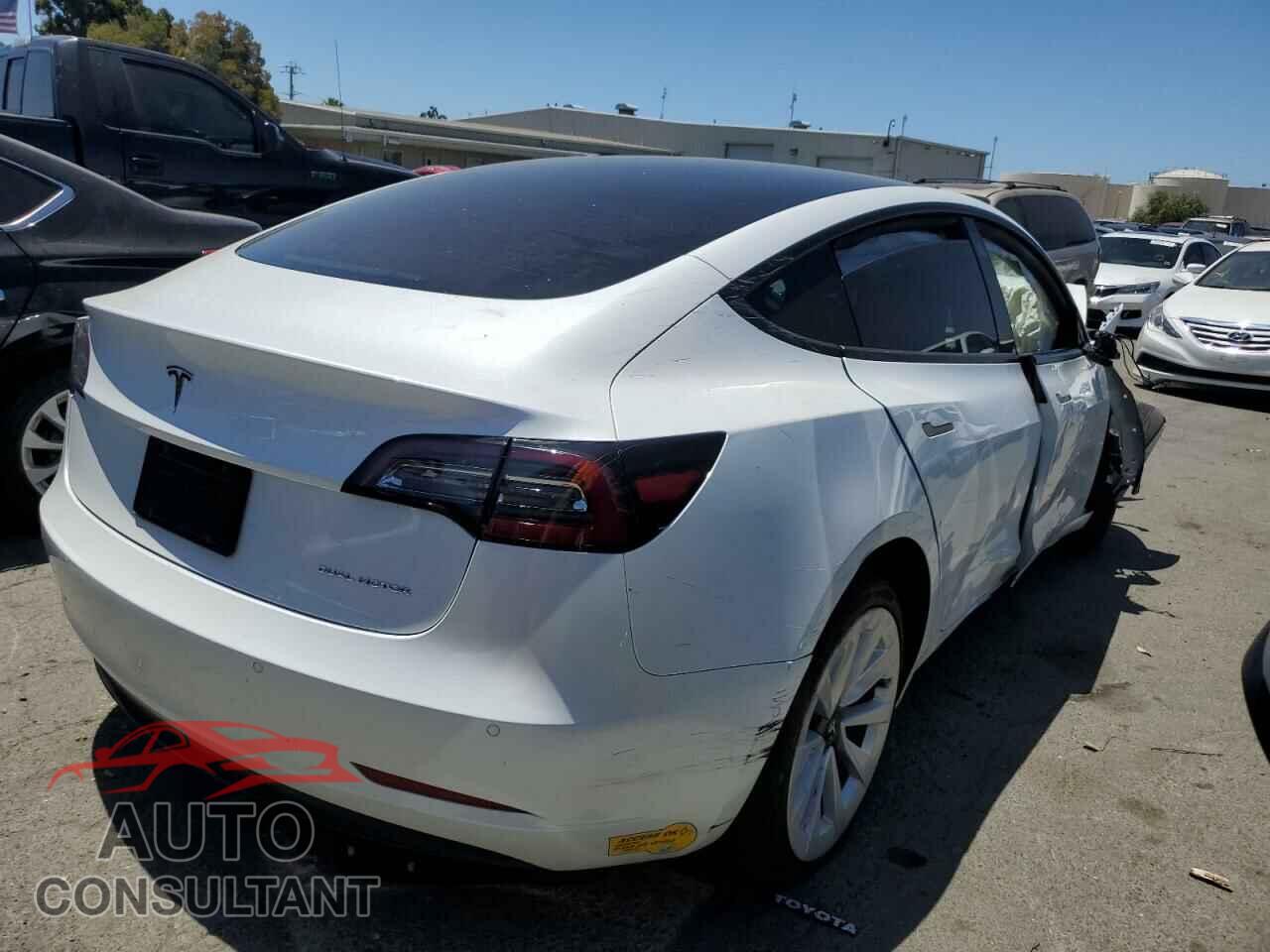 TESLA MODEL 3 2021 - 5YJ3E1EB0MF015636
