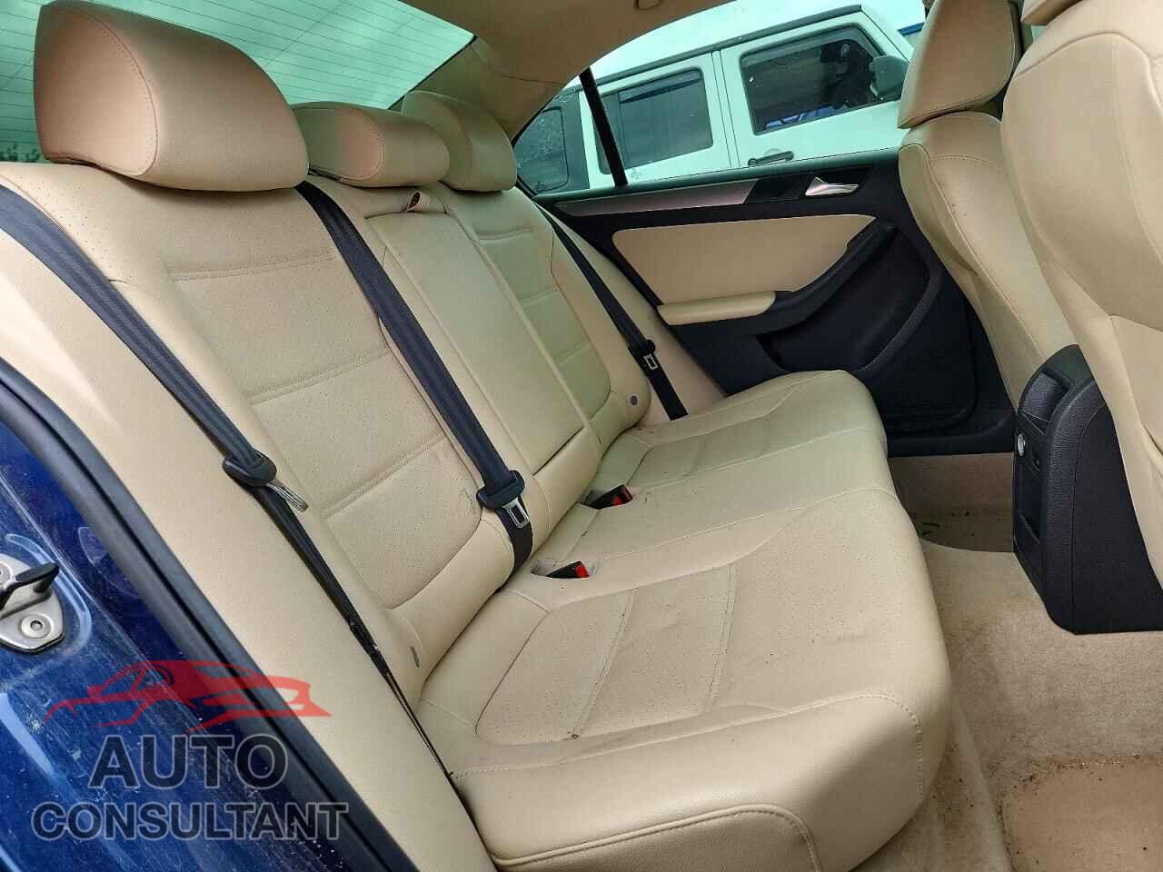 VOLKSWAGEN JETTA 2013 - 3VWLL7AJXDM204082