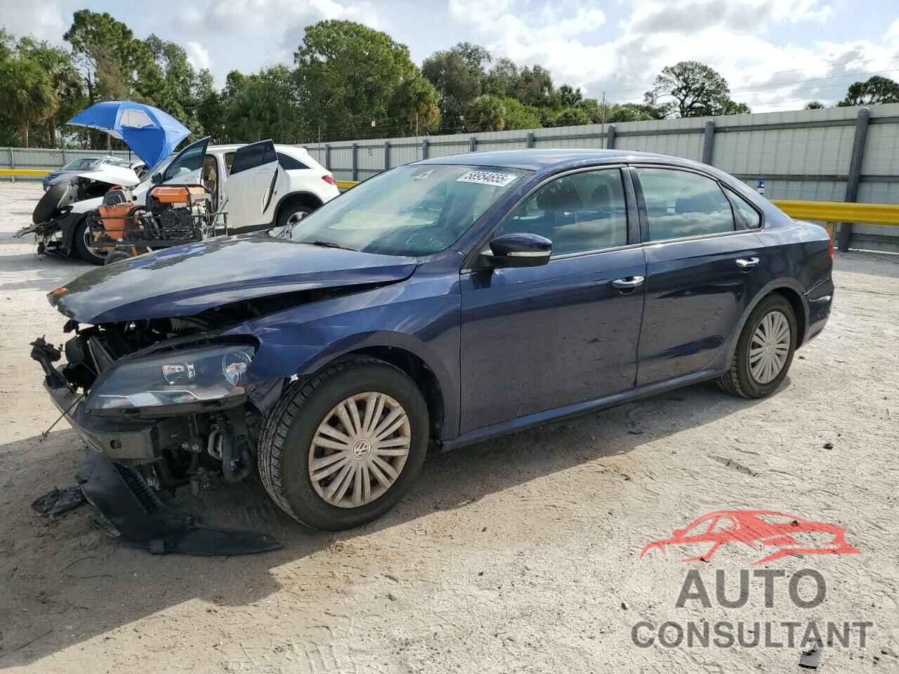 VOLKSWAGEN PASSAT 2014 - 1VWAT7A31EC089965