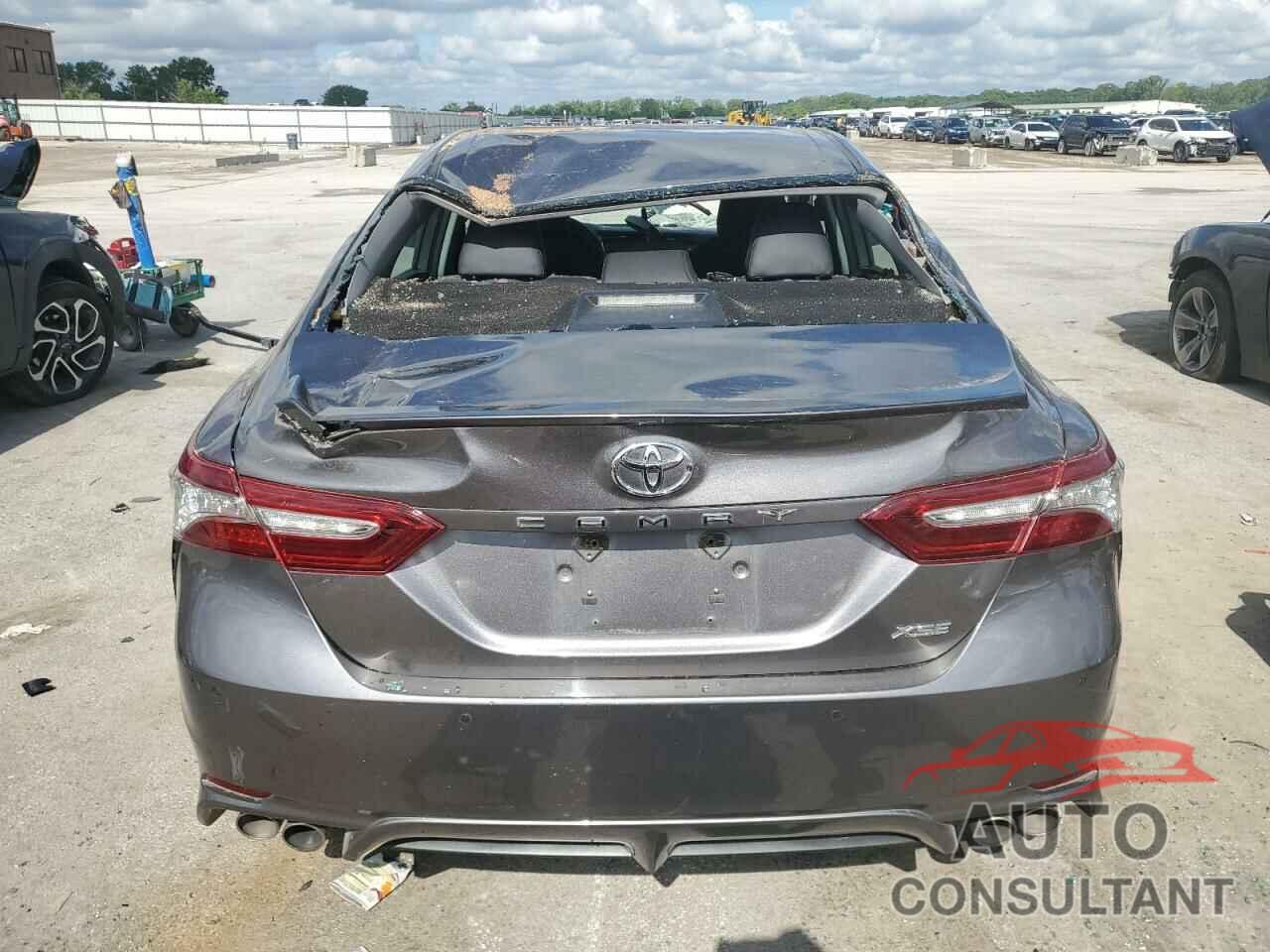 TOYOTA CAMRY 2018 - 4T1B61HKXJU513488