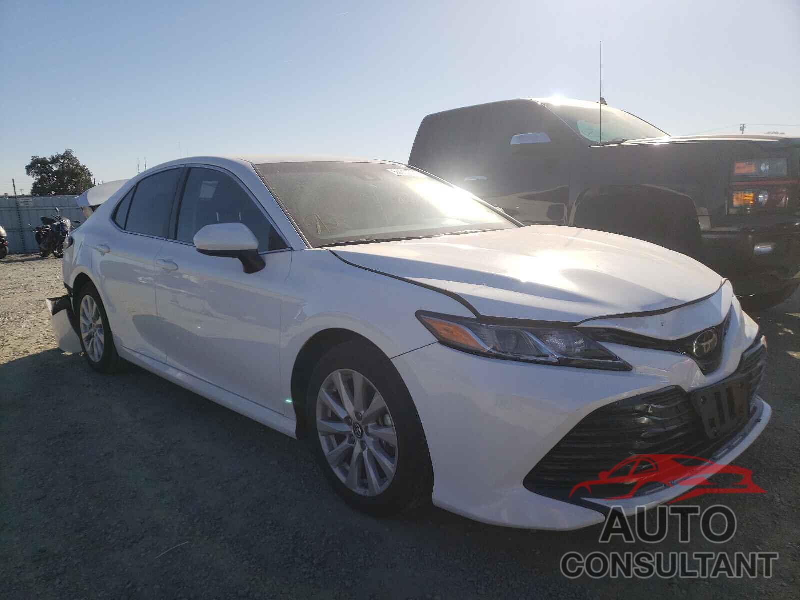 TOYOTA CAMRY 2018 - 4T1B11HK4JU611379