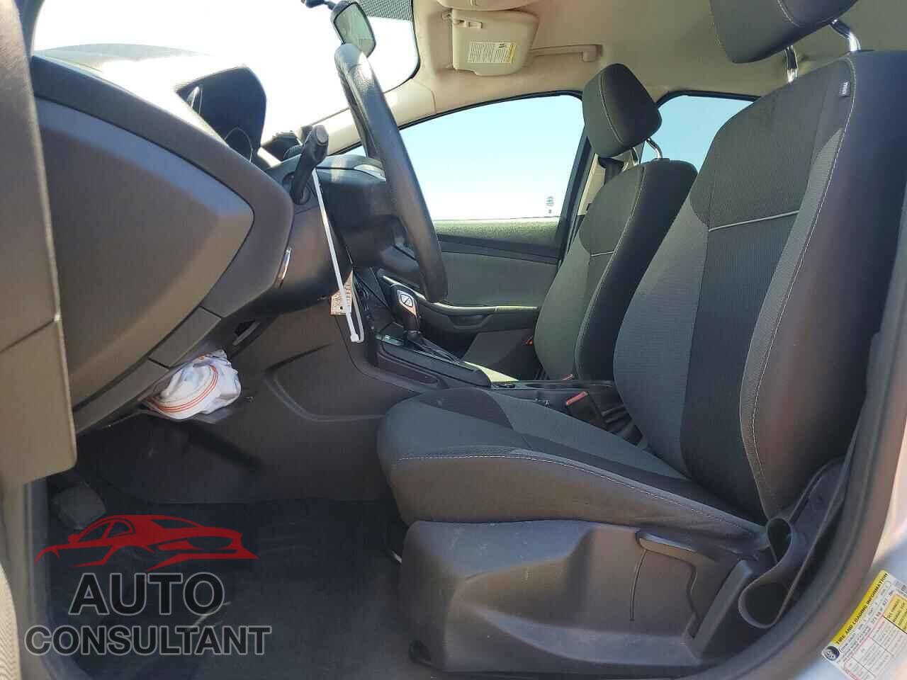 FORD FOCUS 2013 - 1FADP3E23DL374413