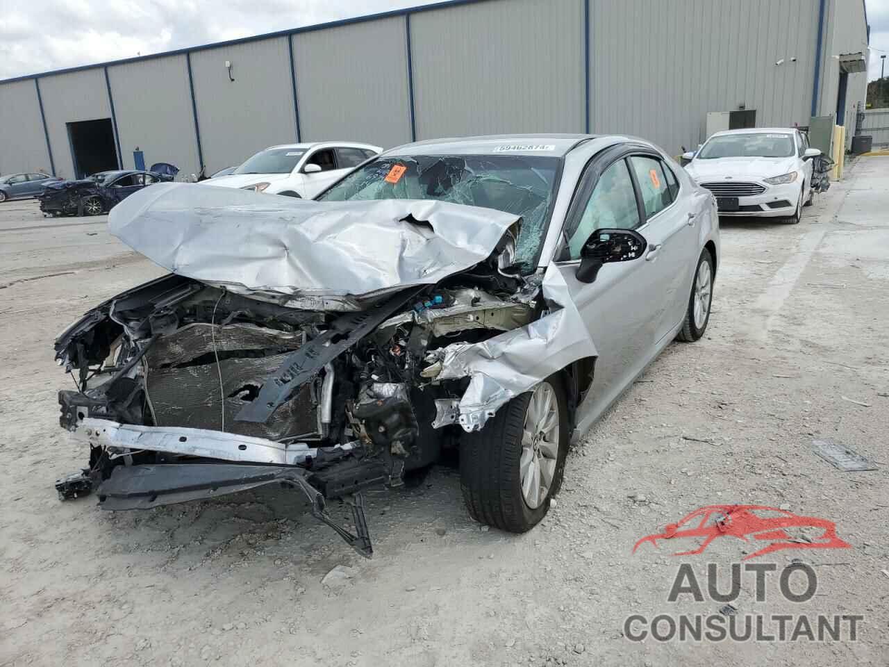 TOYOTA CAMRY 2018 - 4T1B11HK4JU584507