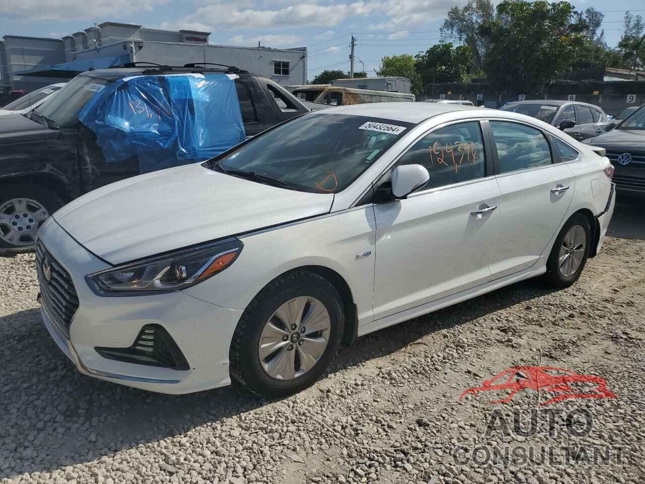 HYUNDAI SONATA 2018 - KMHE24L31JA081465