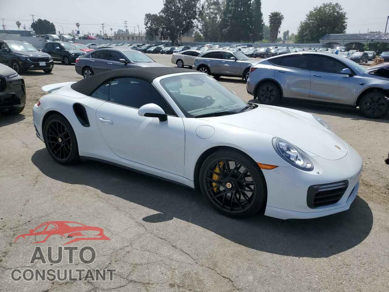 PORSCHE 911 2018 - WP0CD2A95JS162366