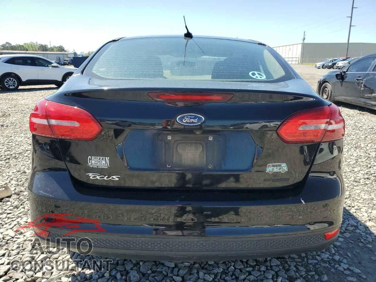FORD FOCUS 2017 - 1FADP3F24HL248615
