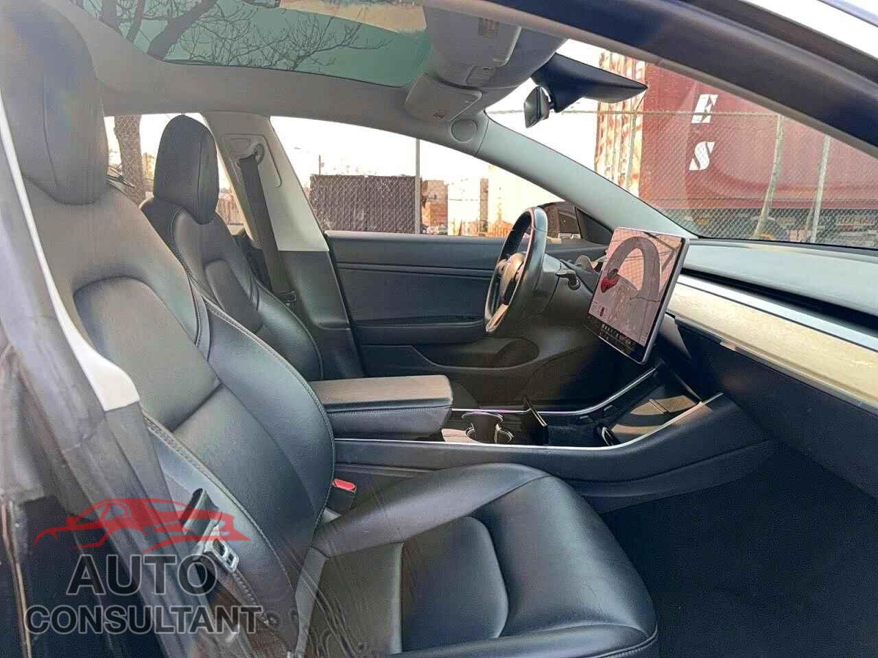 TESLA MODEL 3 2019 - 5YJ3E1EA5KF398512