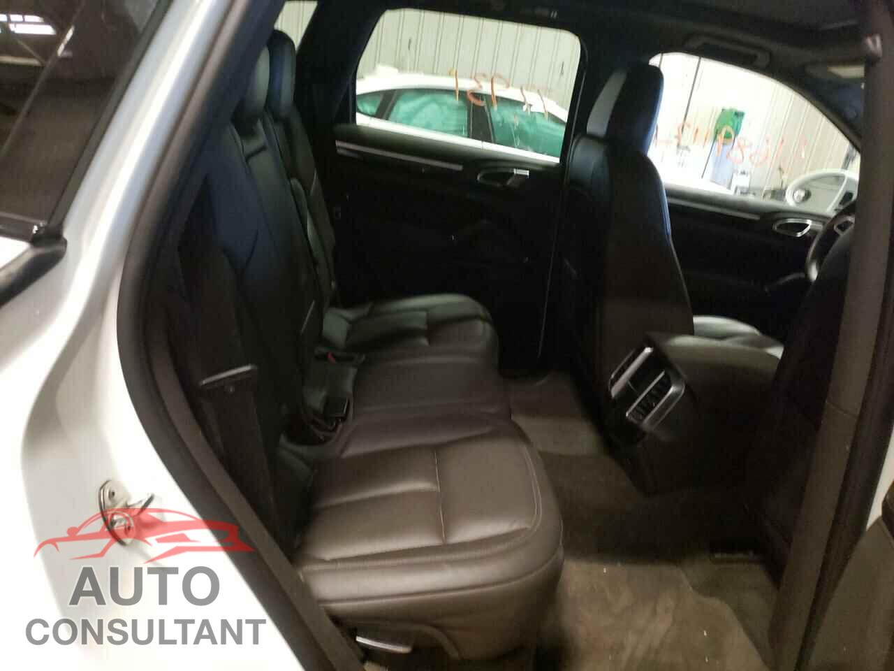 PORSCHE CAYENNE 2017 - WP1AA2A27HKA82949