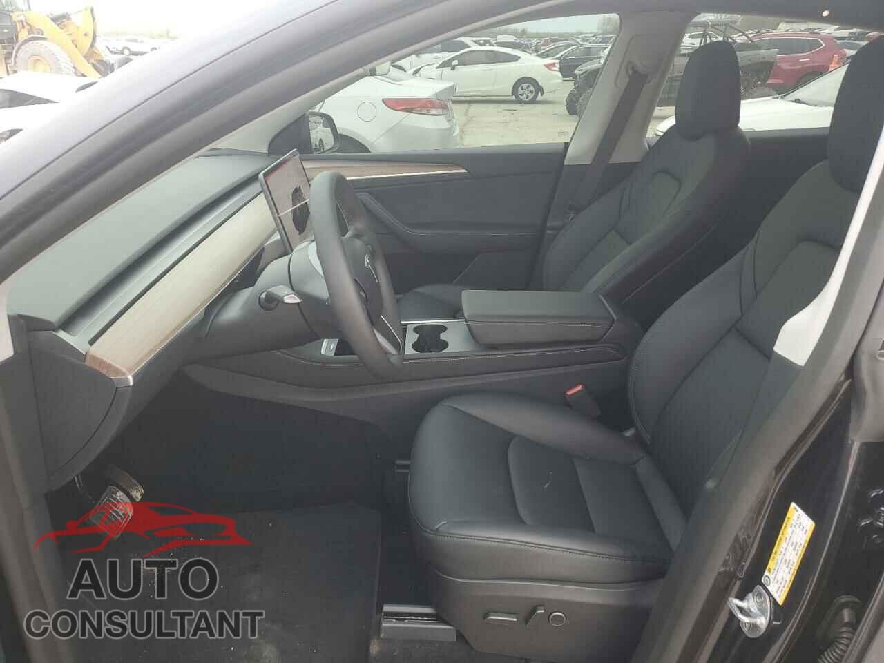 TESLA MODEL Y 2025 - 7SAYGDEDXSF230668