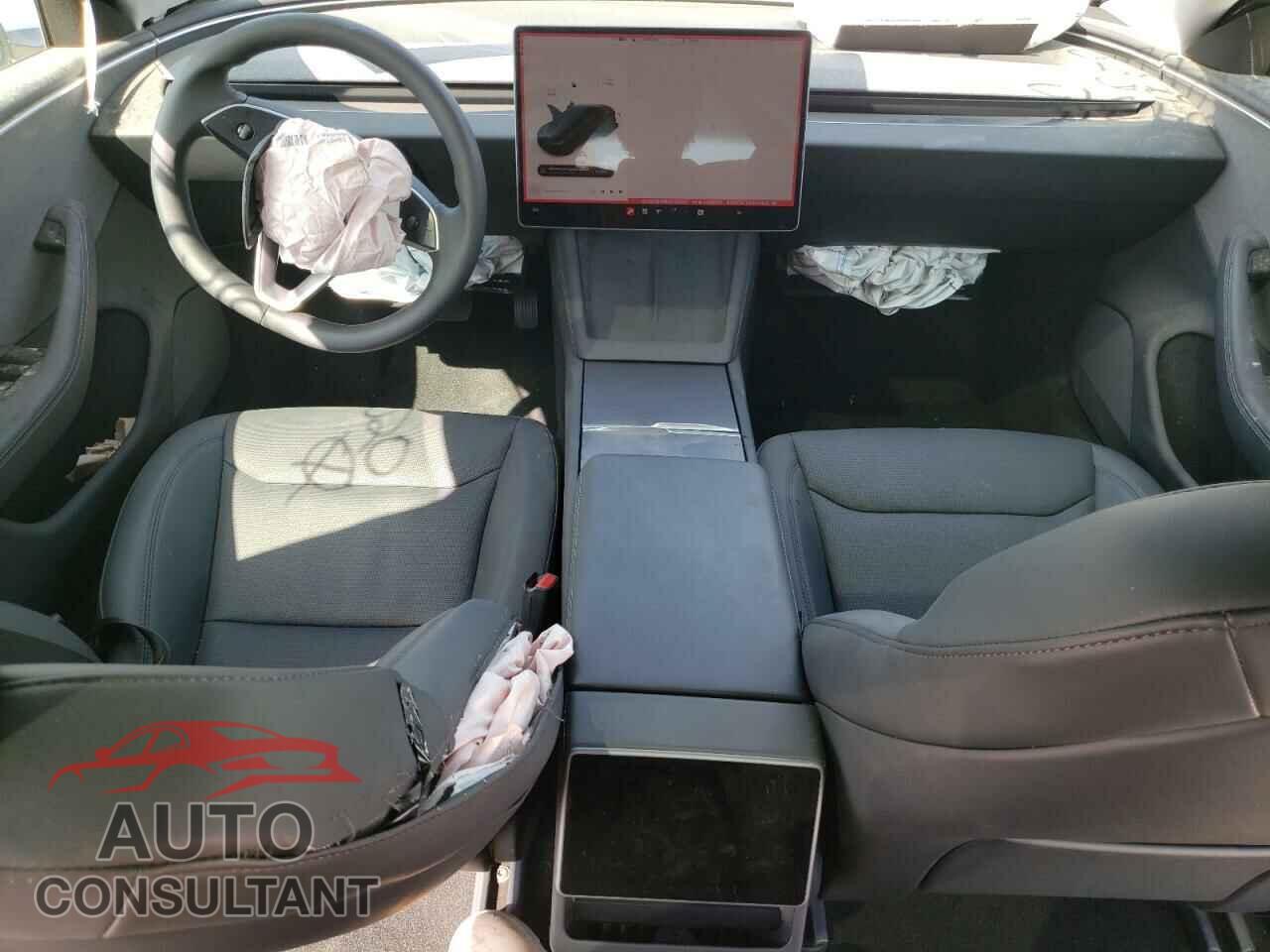 TESLA MODEL 3 2024 - 5YJ3E1EA4RF731020