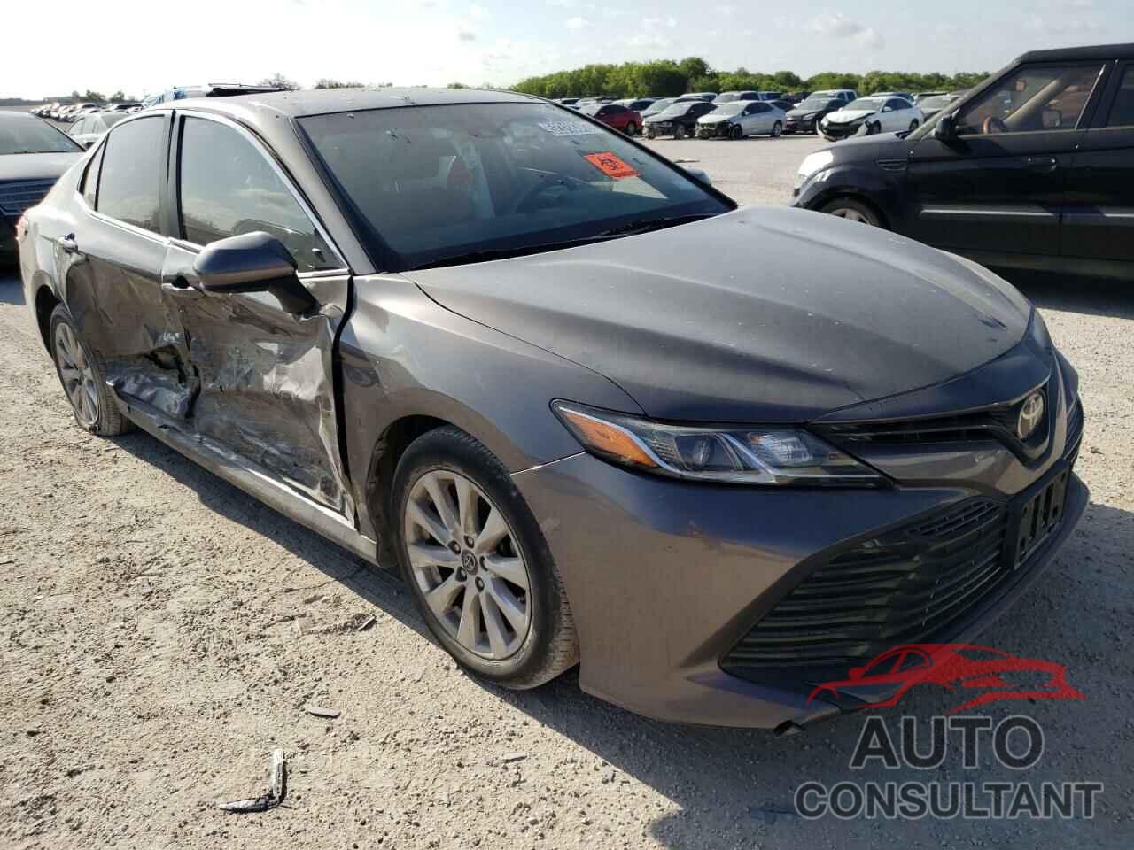 TOYOTA CAMRY 2018 - 4T1B11HK8JU042990