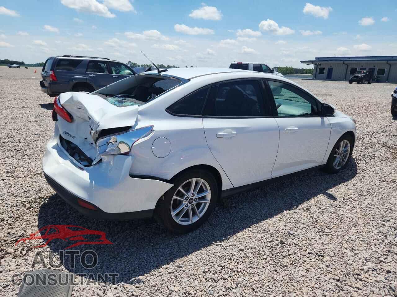 FORD FOCUS 2016 - 1FADP3F22GL352339