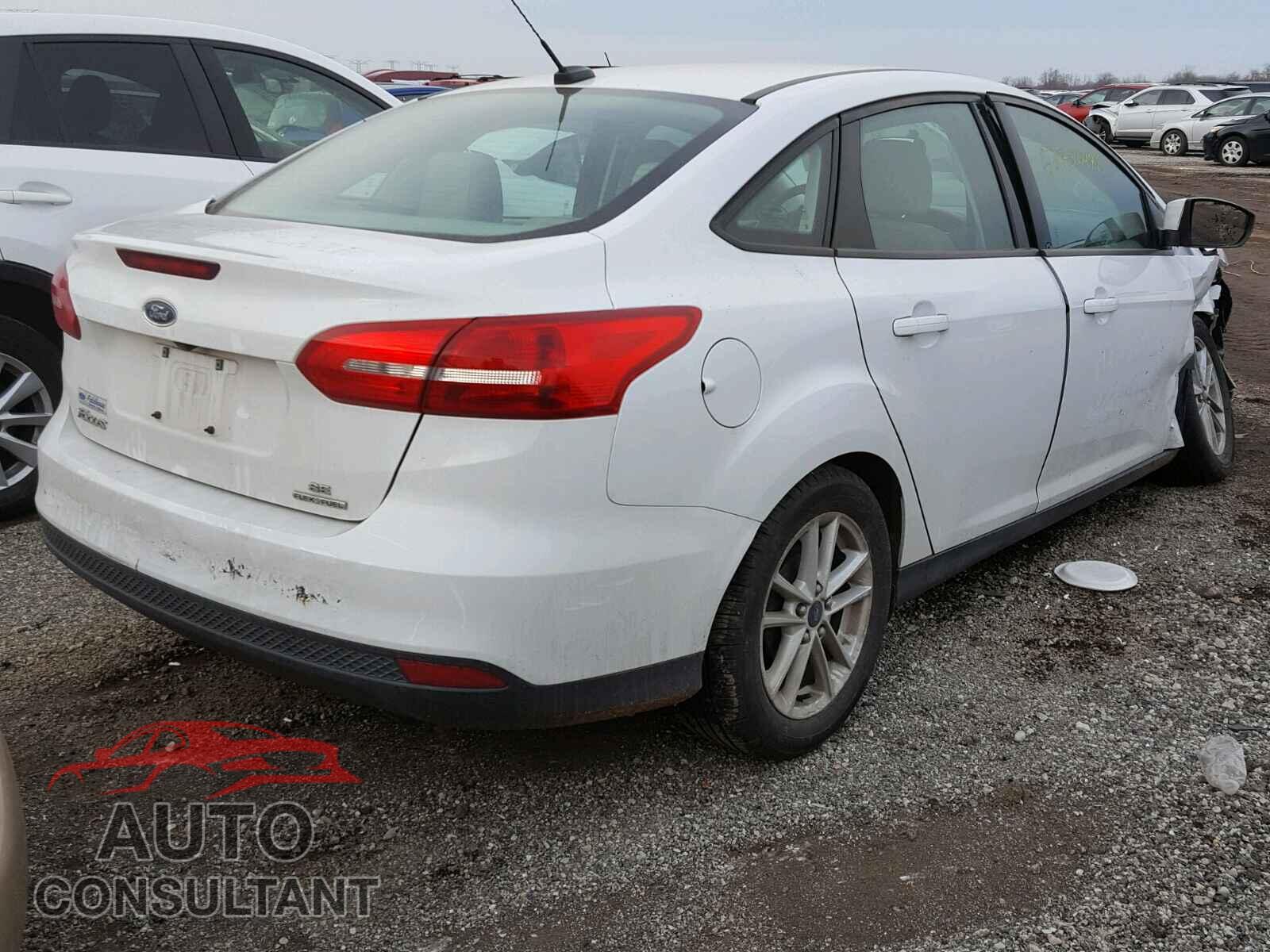 FORD FOCUS SE 2015 - 1FADP3F20FL317748
