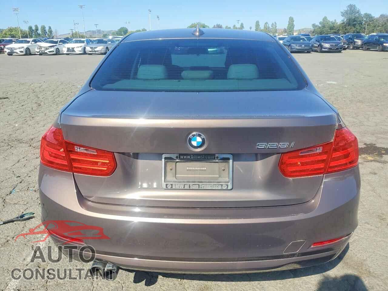 BMW 3 SERIES 2013 - WBA3C1G5XDNR44132
