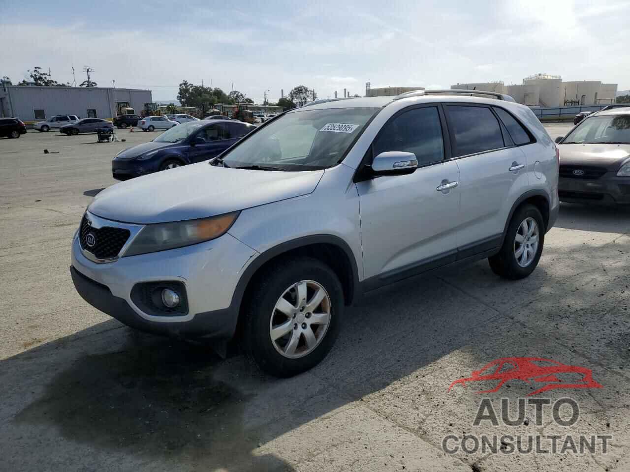 KIA SORENTO 2011 - 5XYKT3A17BG135319