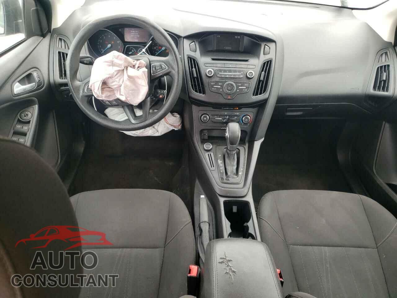 FORD FOCUS 2017 - 1FADP3F22HL221154