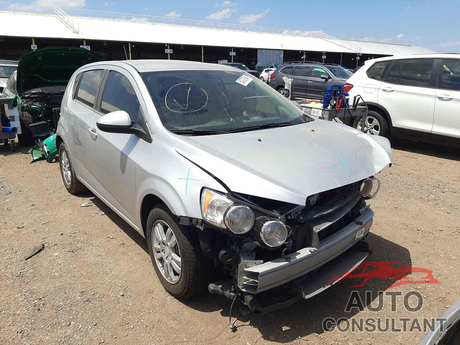 CHEVROLET SONIC 2016 - 1G1JC6SH5G4177981