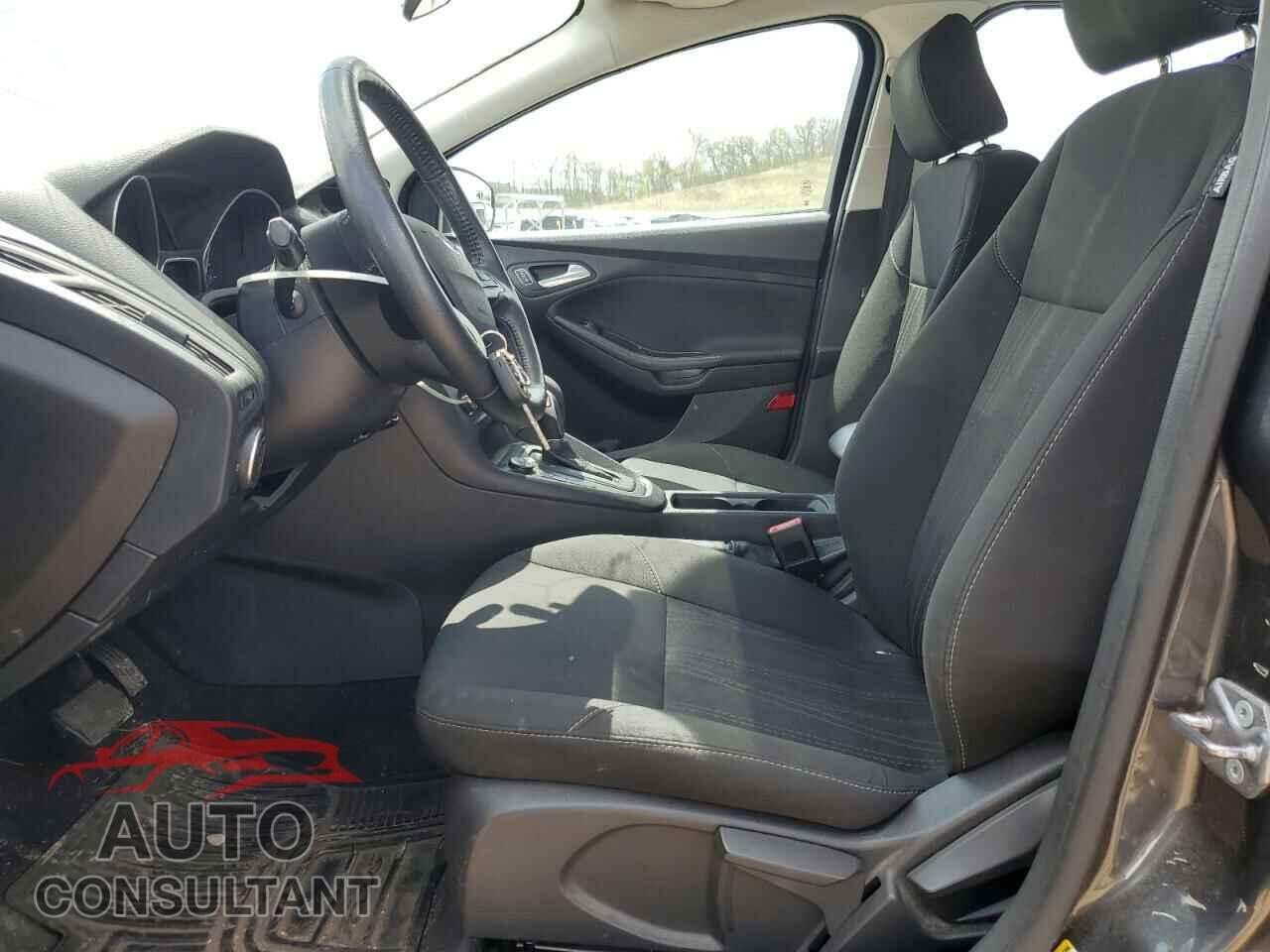 FORD FOCUS 2017 - 1FADP3F25HL228597