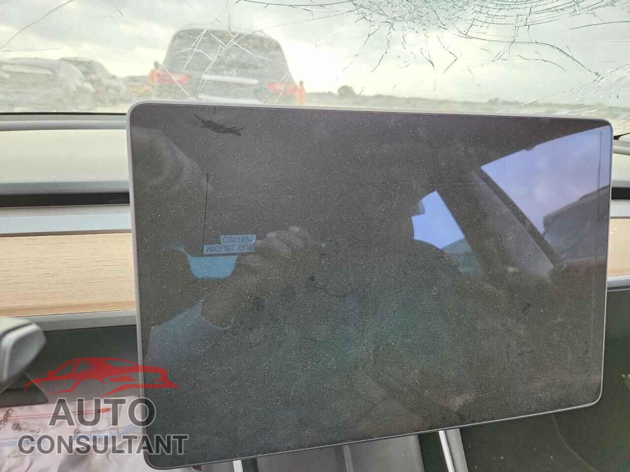 TESLA MODEL 3 2018 - 5YJ3E1EB7JF127412