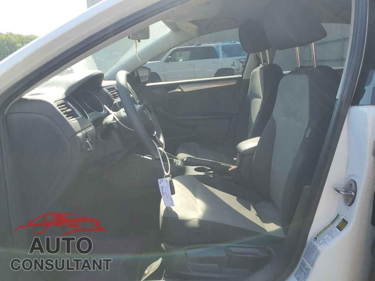VOLKSWAGEN JETTA 2017 - 3VW2B7AJ8HM414801