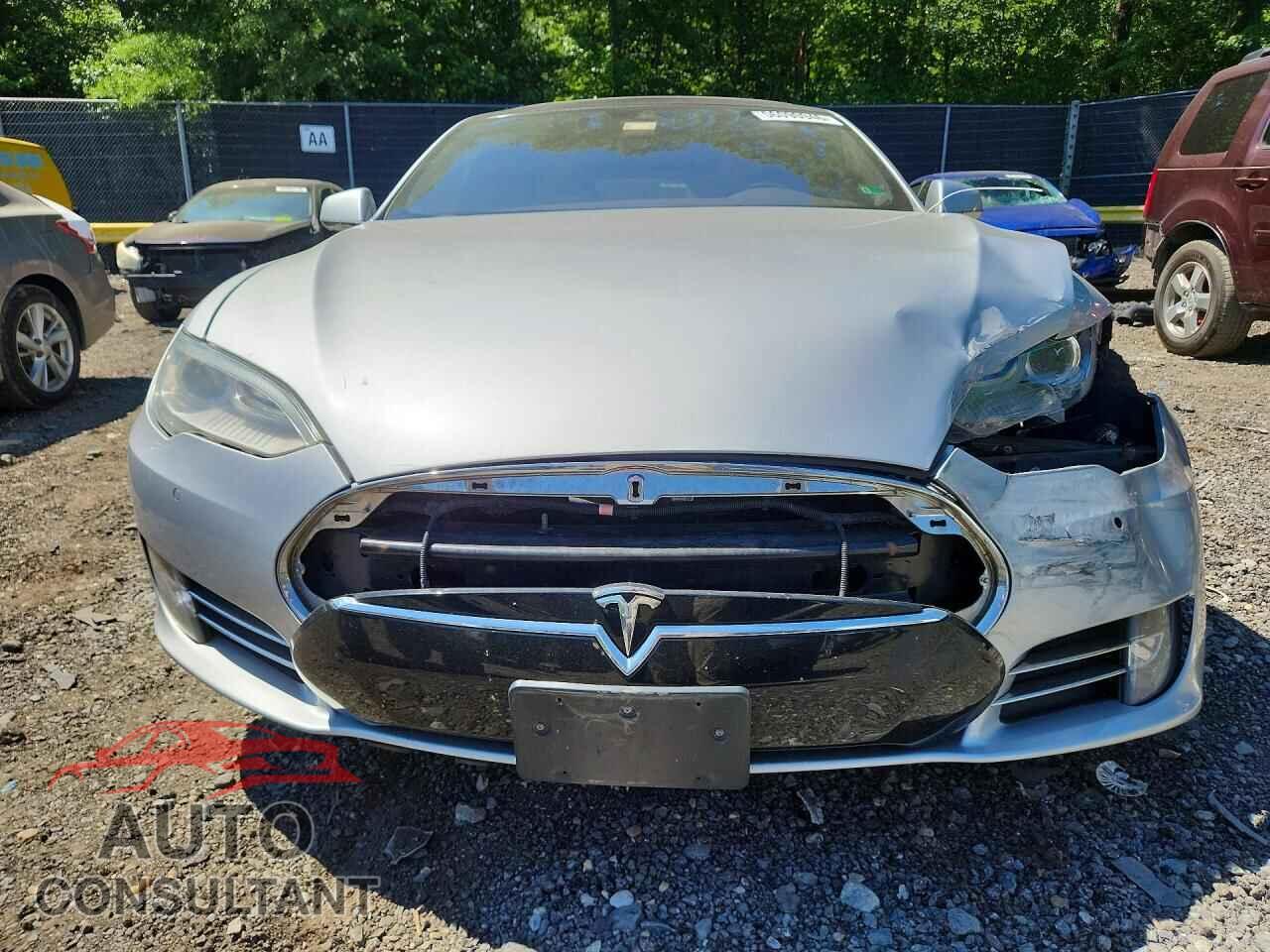 TESLA MODEL S 2015 - 5YJSA1E24FF113451