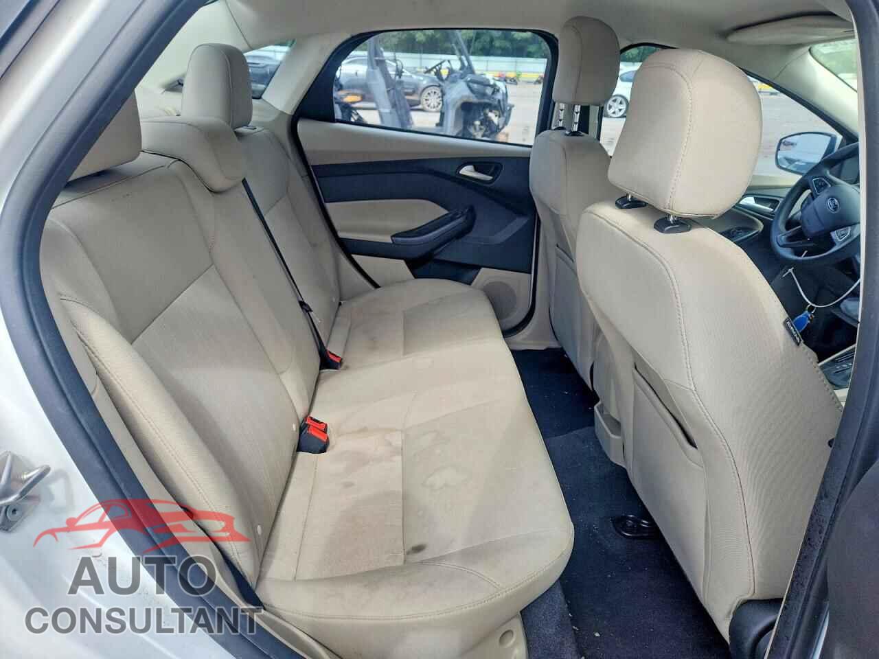 FORD FOCUS 2017 - 1FADP3F20HL244710