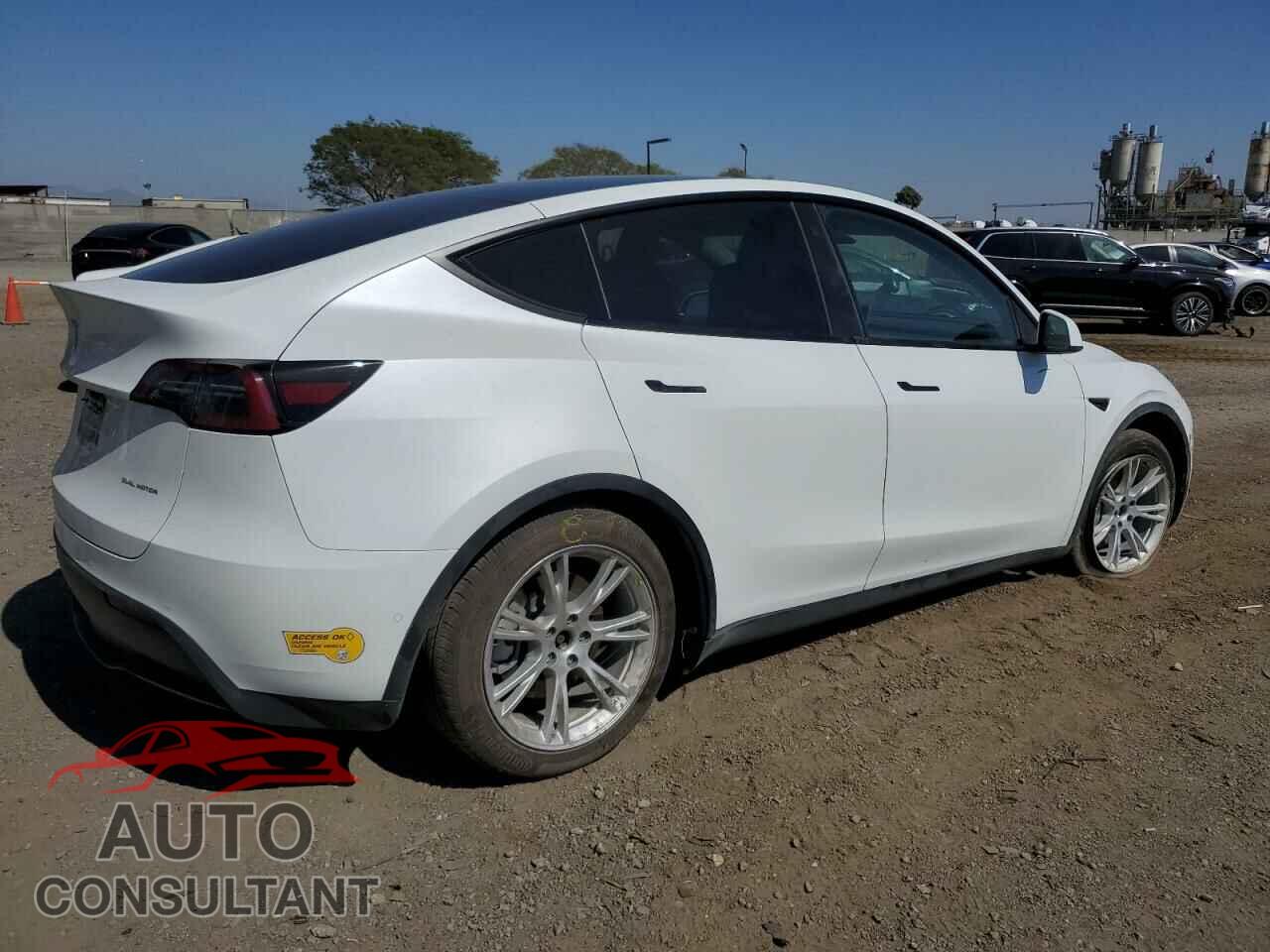TESLA MODEL Y 2021 - 5YJYGAEEXMF294801