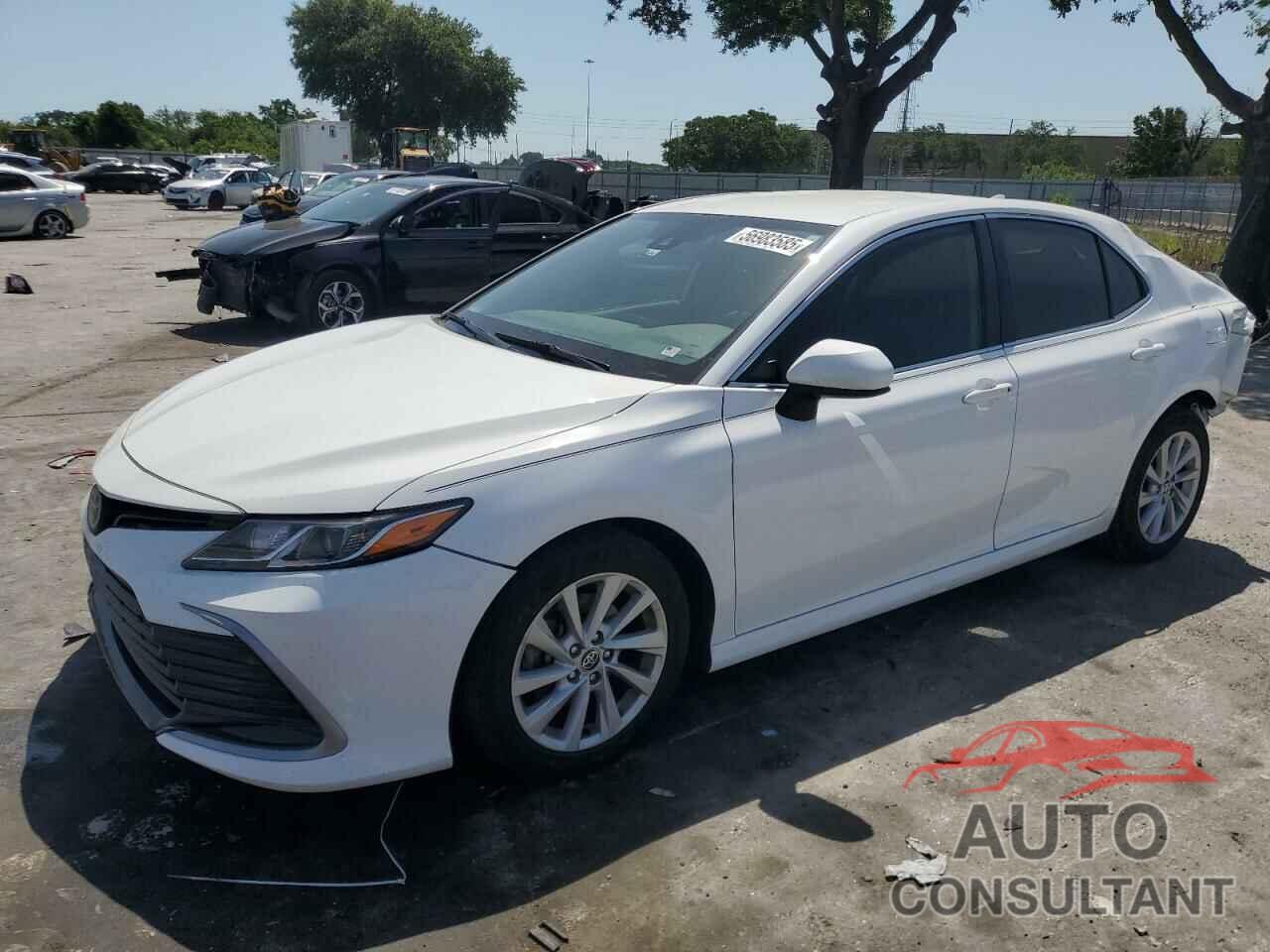 TOYOTA CAMRY 2022 - 4T1C11AK4NU660831