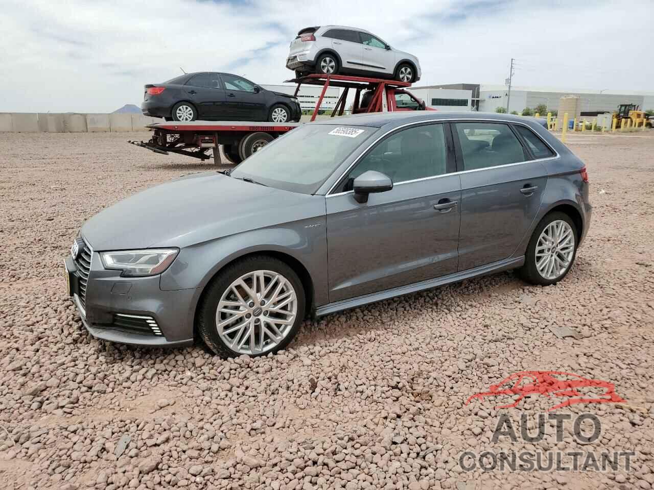 AUDI A3 2018 - WAUSPBFF0JA065905