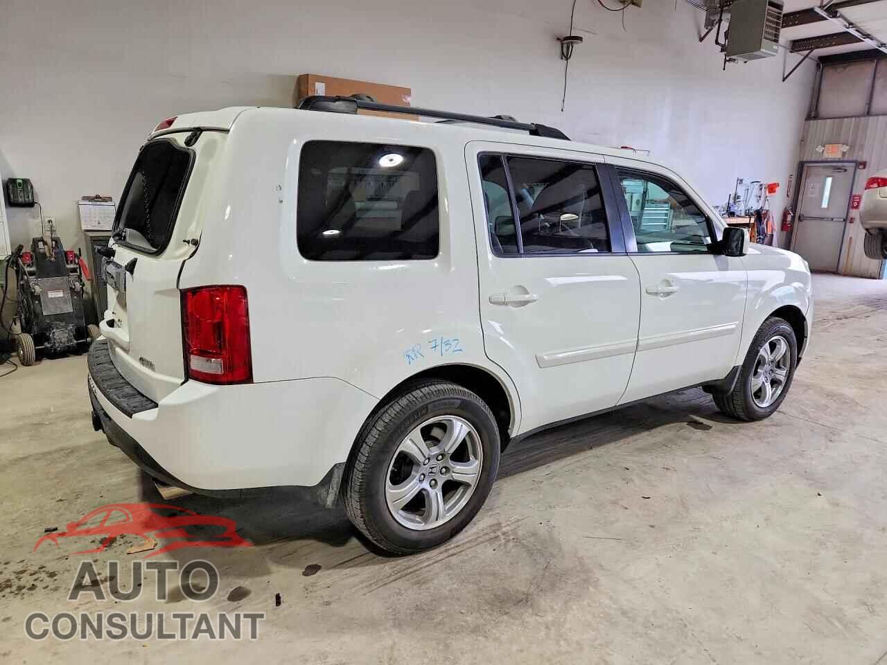 HONDA PILOT 2014 - 5FNYF4H56EB005009