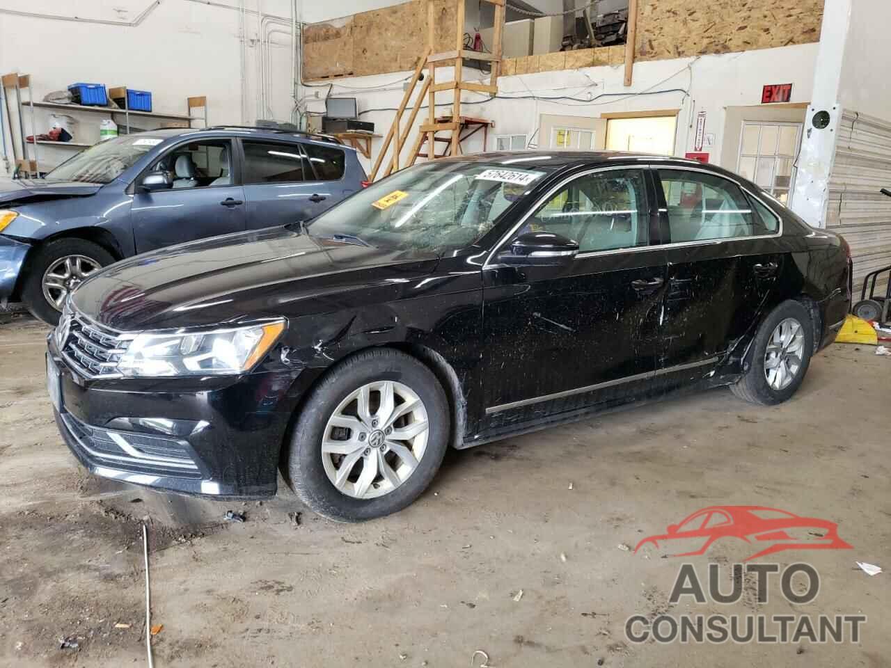 VOLKSWAGEN PASSAT 2017 - 1VWAT7A37HC014482