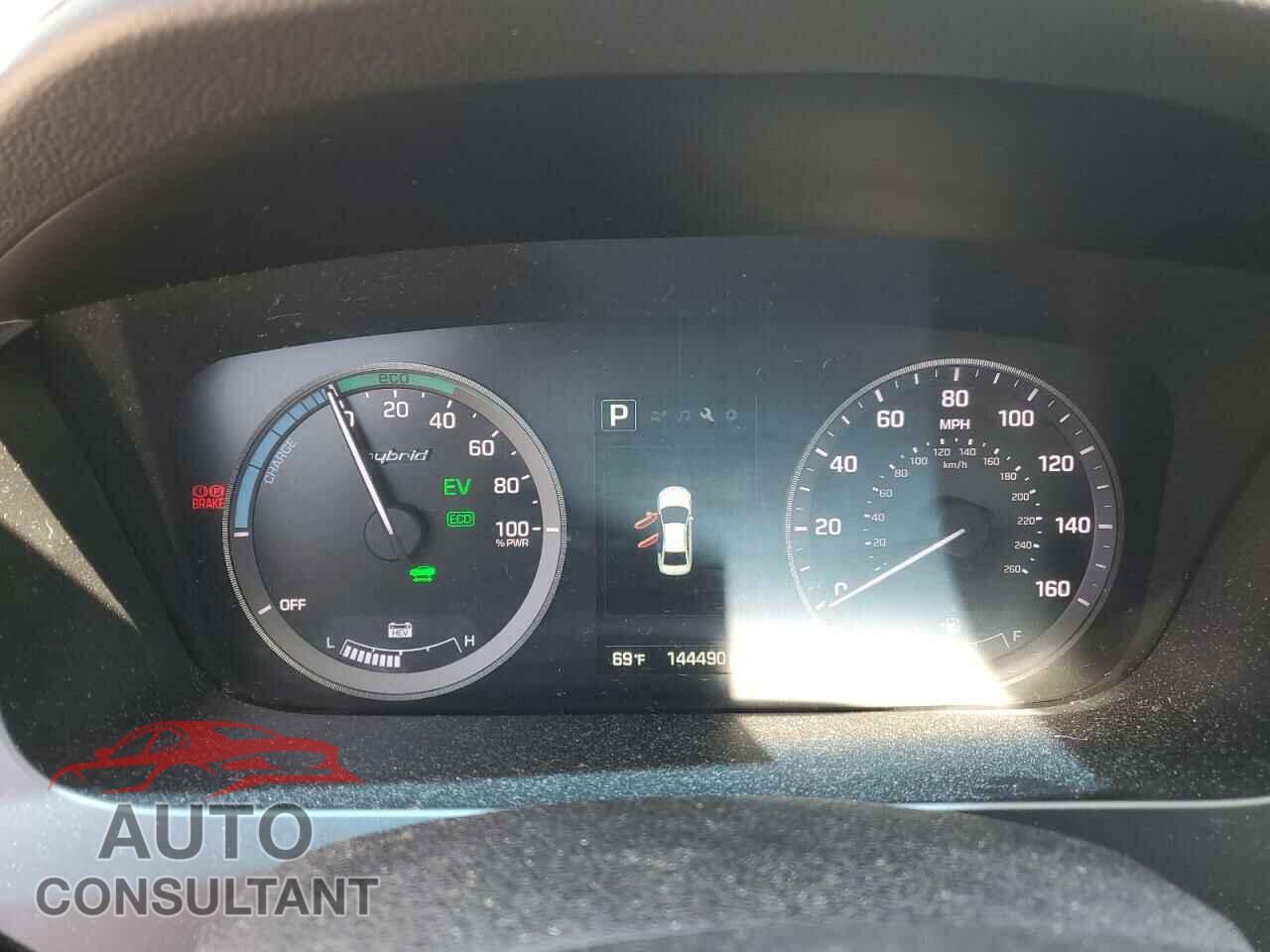 HYUNDAI SONATA 2017 - KMHE34L11HA046060